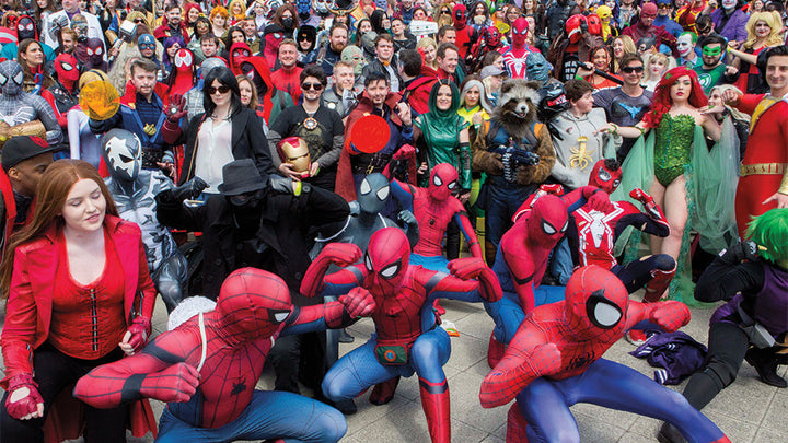 Quale costume di Spider-Man dovresti scegliere in base alla tua età e all'occasione?