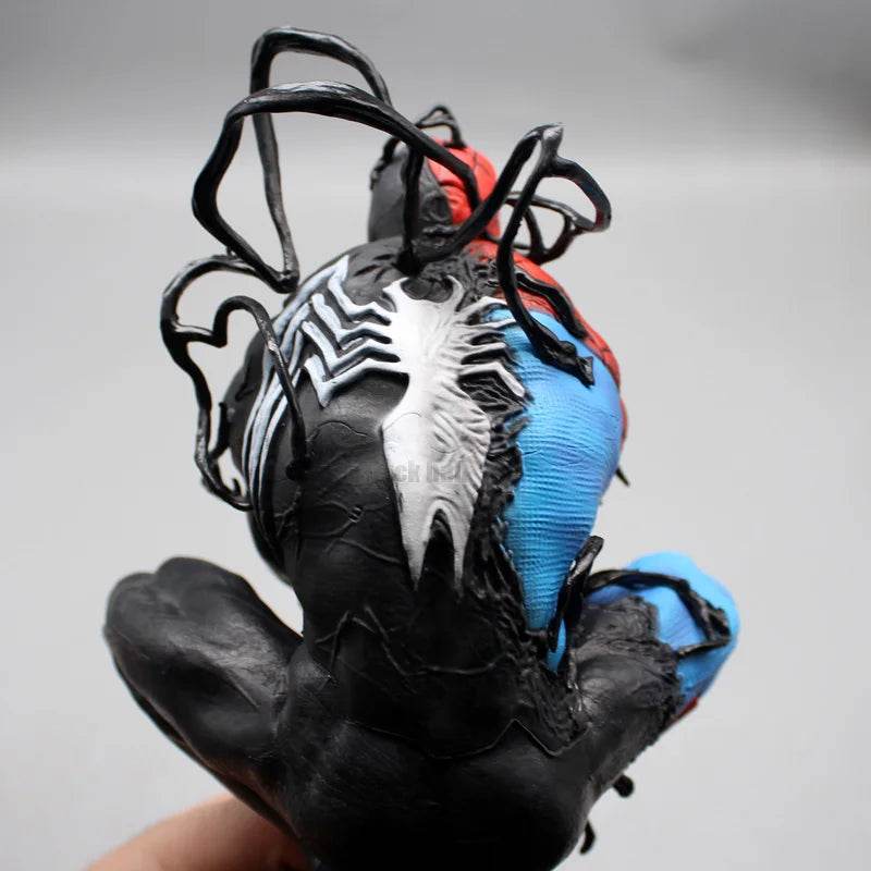 Figurine de Collection Spiderman et Symbiote