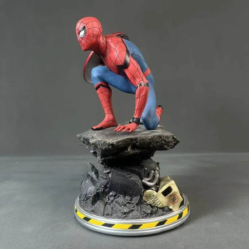 Figurine Spiderman avec le Bouclier de Captain America