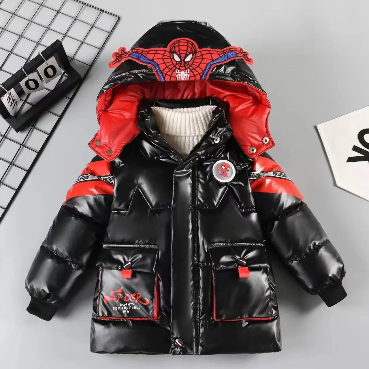 Chaqueta acolchada gruesa de Spiderman para niños
