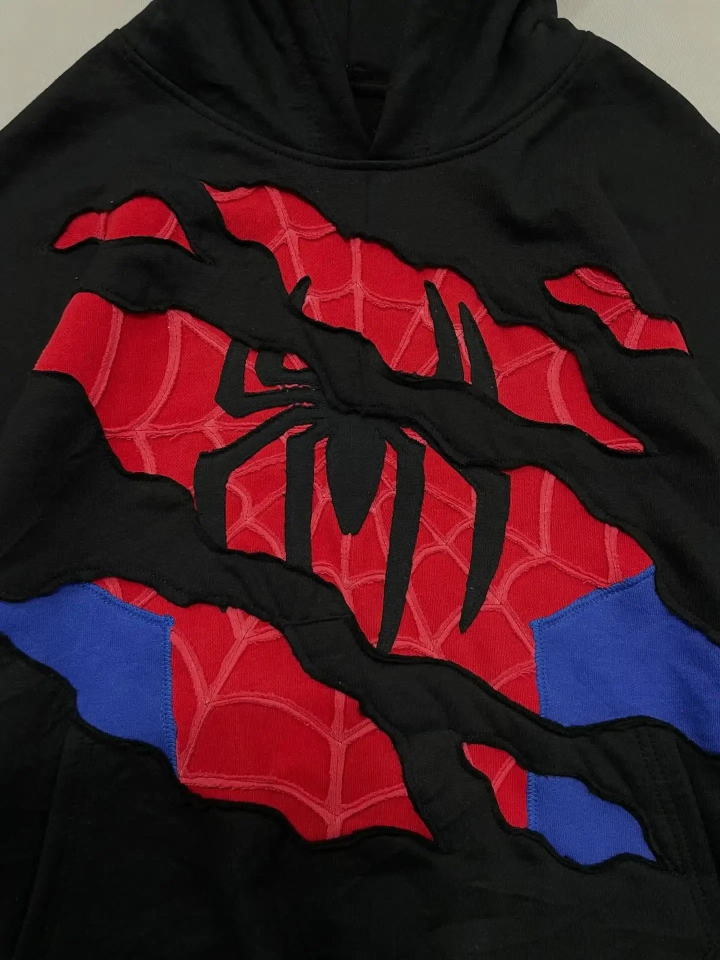 Sweat à Capuche Premium Spider-Man Costume Déchiré