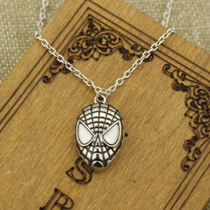 Collier Masque de Spiderman
