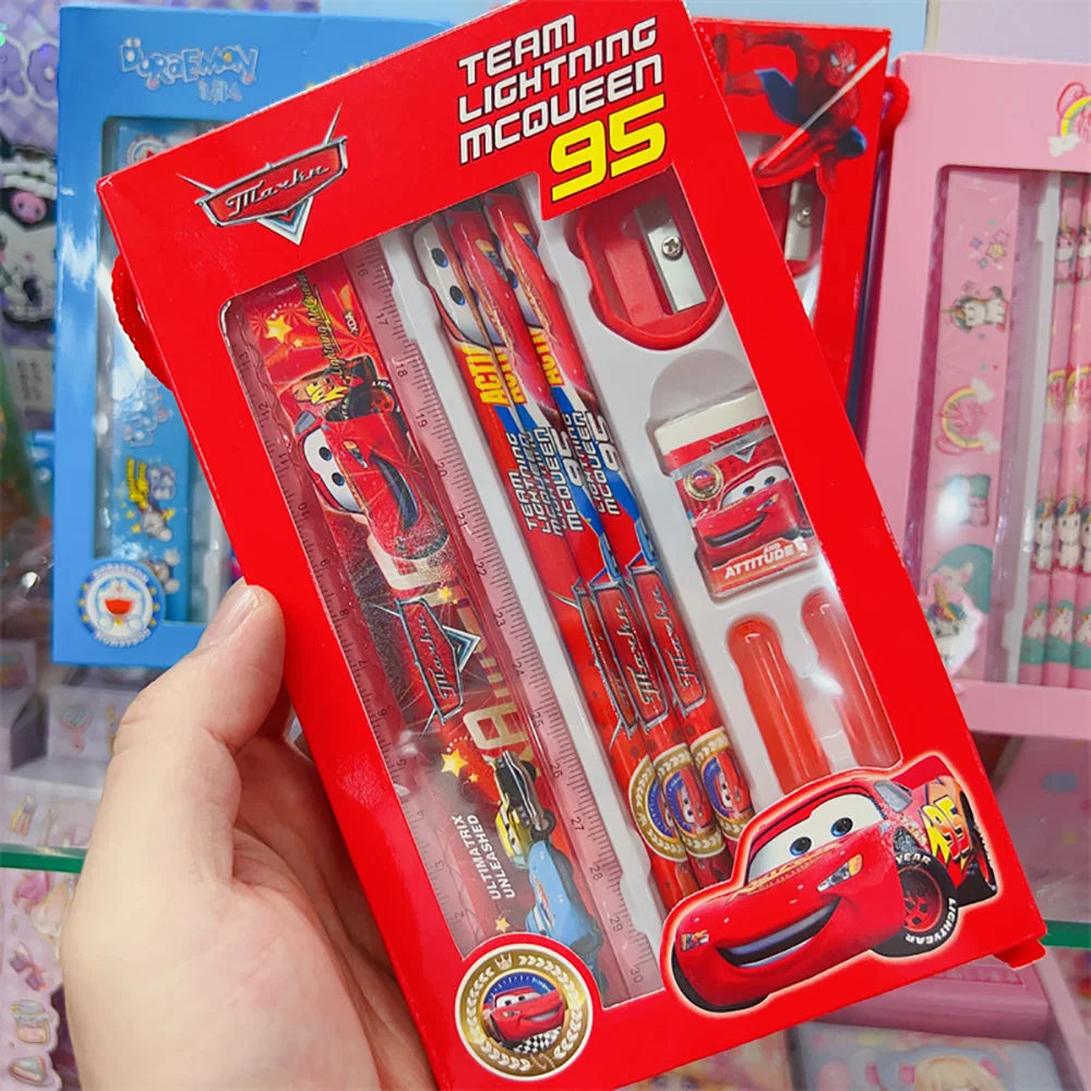 Pack de papeterie Pyramid Friends avec licence officielle : crayon, stylo, règle, taille-crayon Pack de papeterie Pyramid Friends avec licence officielle : crayon, stylo, règle, taille-crayon