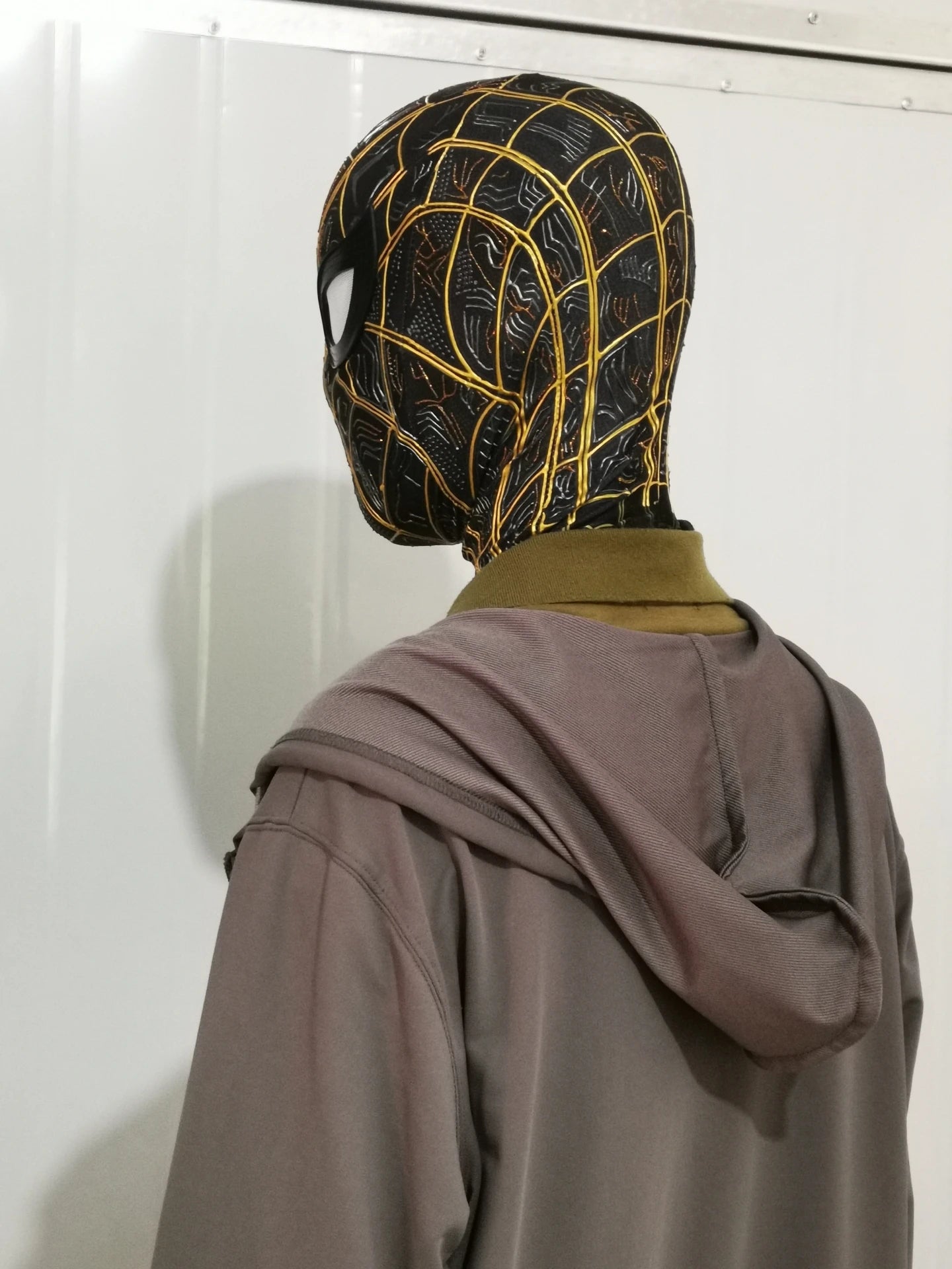 Masque Spiderman Noir et Jaune Doré